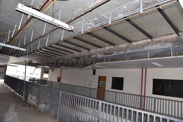 Inicio de clases: “Hay espacios en ruinas, escuelas completas, no”, alegan desde el MEC - Nacionales - ABC Color