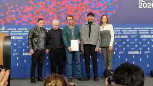 Narciso es premiada y Martinessi le dice al mundo que su película respira el miedo de una época oscura