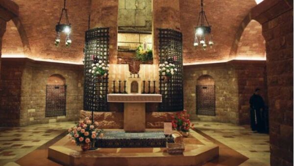 Los restos de San Francisco de Asís se exponen al público por primera vez