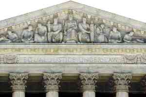 Trump eleva arancel global de EE.UU. de 10% a 15% tras fallo de la Corte Suprema