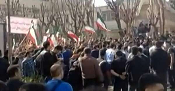 La Nación / Temor y protestas ante los vientos de guerra en Irán