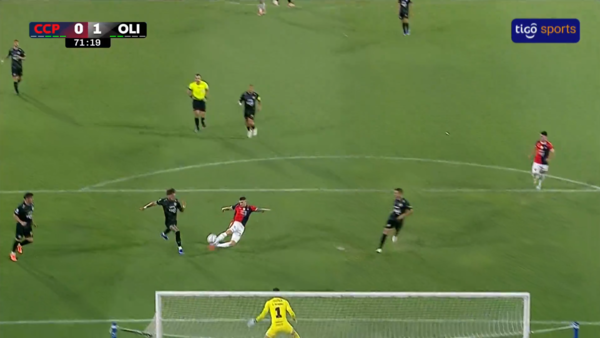 La gran chance de gol que desperdició Pablo Vegetti