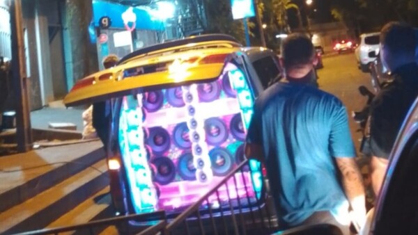 Camioneta con potente equipo de sonido es incautada por no dejar dormir a vecinos en CDE