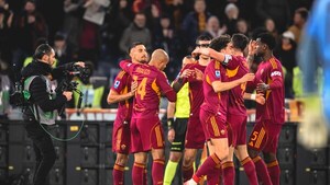 Roma no baja el ritmo ante el Cremonese de Sanabria