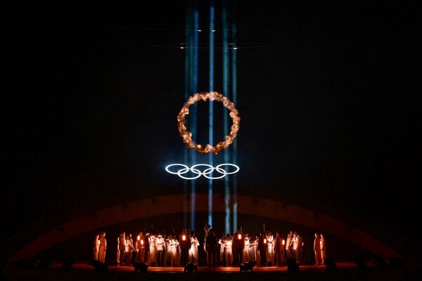 Milán-Cortina apaga su llama y pasa el testigo a los Alpes franceses