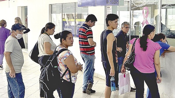 Por renuncias de médicos se resiente atención a pacientes