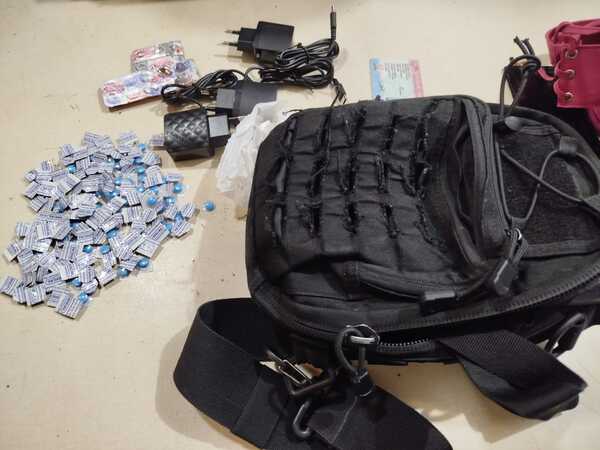 Frustran ingreso de pastillas y cargadores de celulares en cárcel de Tacumbú