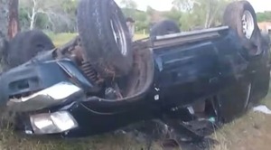 Joven pierde la vida tras aparatoso vuelco de vehículo en Pirayú