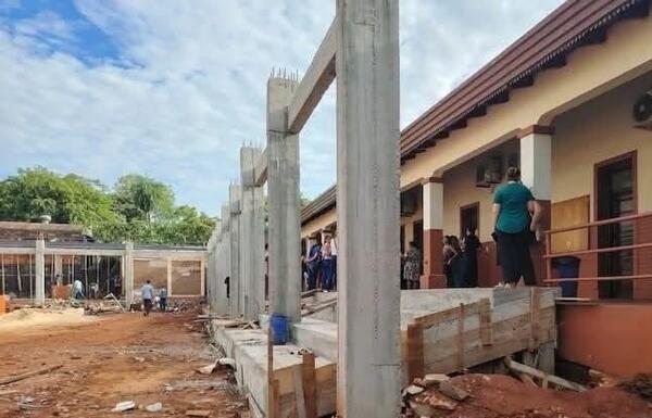 Aulas cerradas y promesas oficiales empañan el arranque escolar