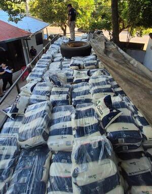 Fiscalía imputó a dos personas por presunto contrabando e incautó 25 toneladas de azúcar