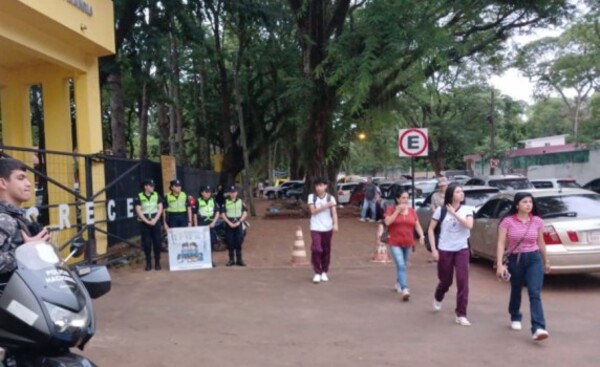 Cerca de un millón y medio de estudiantes retornan a clases hoy