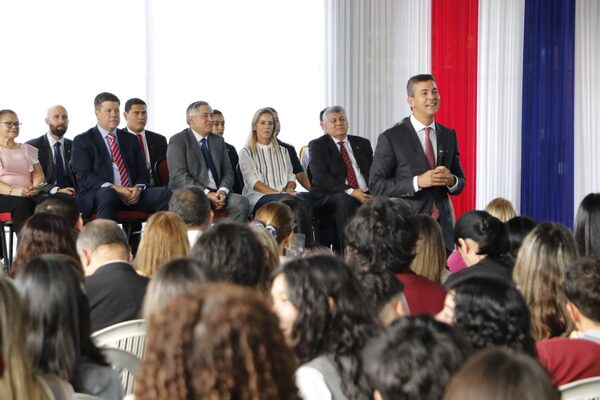 Peña inaugura el año lectivo 2026 con énfasis en calidad, transparencia y hambre cero