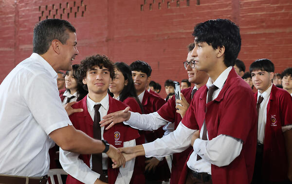 Qué luchen por sus sueños; mensaje de Peña a estudiantes en inicio oficial de clases - ADN Digital