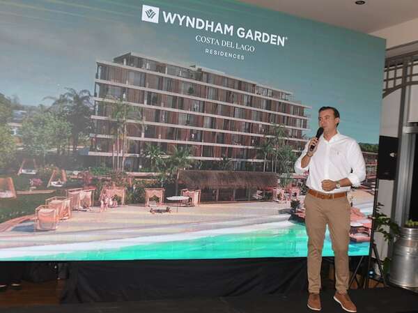 Senatur y Raíces firman convenio para potenciar el turismo en lanzamiento de Wyndham Garden Costa del Lago - Negocios - ABC Color