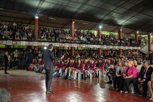 Peña oficializa año lectivo 2026 para 1,4 millones de alumnos: garantiza kits y 180 días de alimentación escolar