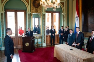 Marco Riquelme asume como nuevo ministro de Industria y Comercio