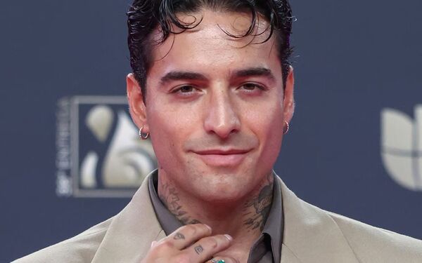 Popular / (VIDEO) Maluma, sin barba: el motivo personal detrás de su cambio de look