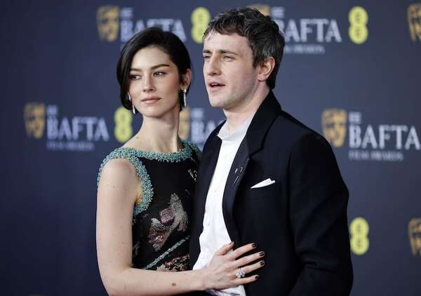 Paul Mescal y Gracie Abrams debutan como pareja en la red carpet de los BAFTA - Gente - ABC Color