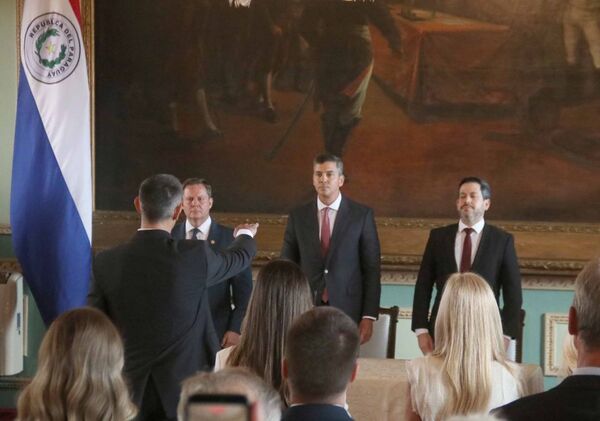 Presidente de la Corte integró mesa de honor en el juramento de ministro de Industria y Comercio