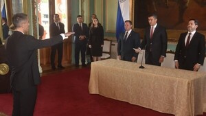 Marco Riquelme jura como nuevo ministro de Industria y Comercio