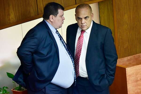 Iniciativa popular para eliminar la jubilación VIP parlamentaria ya suma 24.232 firmas y busca llegar a 49.928 apoyos - Política - ABC Color