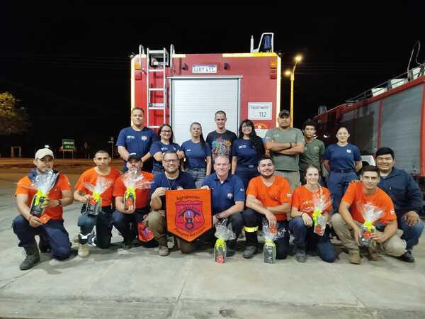 Bomberos de Filadelfia organizan asado para adquirir su primera ambulancia propia