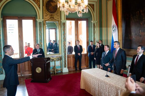 Nuevo titular del MIC declara “guerra frontal a la usura” y anuncia una “revolución industrial” en Paraguay