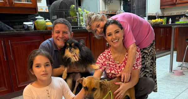 Canela ya fue adoptada por una familia y ahora solo espera su prótesis mandibular