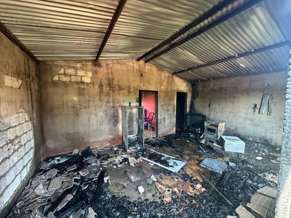 Hombre incendió la casa de su expareja tras amenazarla por teléfono | Unicanal