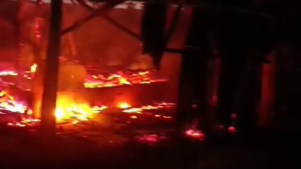 Itakyry: Incendio consume vivienda e investigan posible ataque intencional