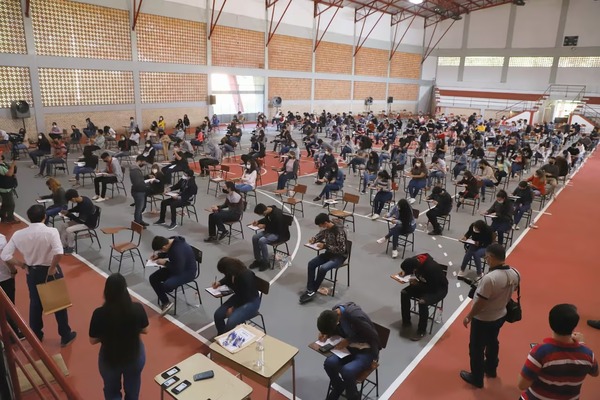 Docentes seleccionados por concurso comienzan a trabajar en 3.935 escuelas - ADN Digital