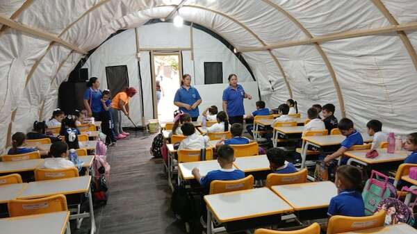 San Lorenzo: carpas reemplazan las aulas ante retraso de obras escolares - Nacionales - ABC Color
