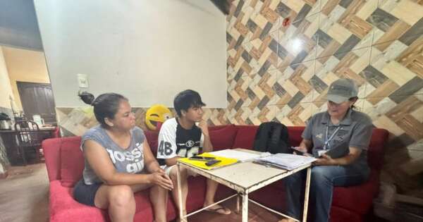 La Nación / Censistas del INE recorren el interior para evaluar a becarios 2026