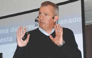 Simeone sobre uso de hormonas: “Permitiría elevar la eficiencia del corral de US$ 60 a más de US$ 100 por cabeza”