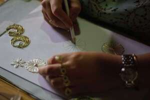 Mujer paraguaya: la filigrana como herencia viva que vuelve a brillar - Nacionales - ABC Color