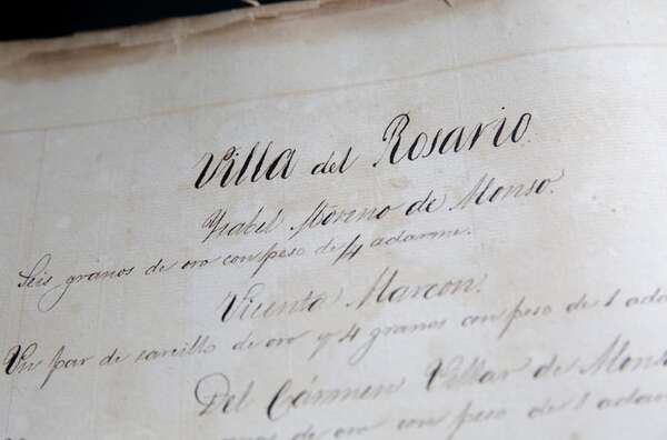 “Una joya en plena guerra”: el Libro de Oro y las donaciones de mujeres, en muestra histórica - Cultura - ABC Color