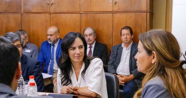 La Nación / Ministra destaca protagonismo de mujeres en el Gobierno