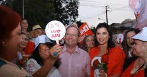 La Nación / Camilo destaca presencia de mujeres en su equipo