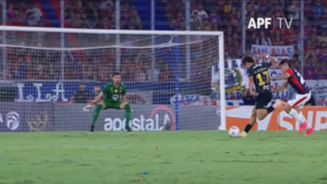 El análisis arbitral del Superclásico: ¿hubo penal sobre Alcaraz?