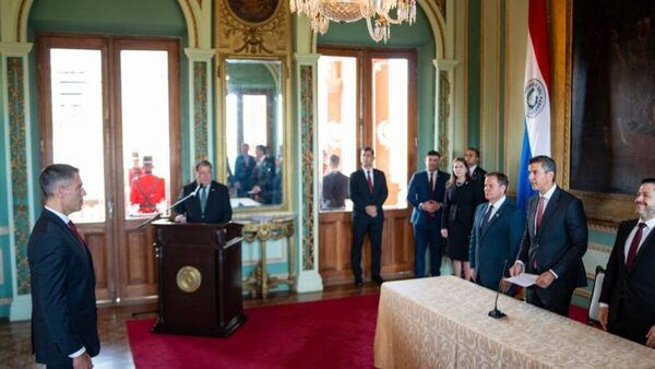 Nuevo ministro del MIC promete impulsar la industrialización