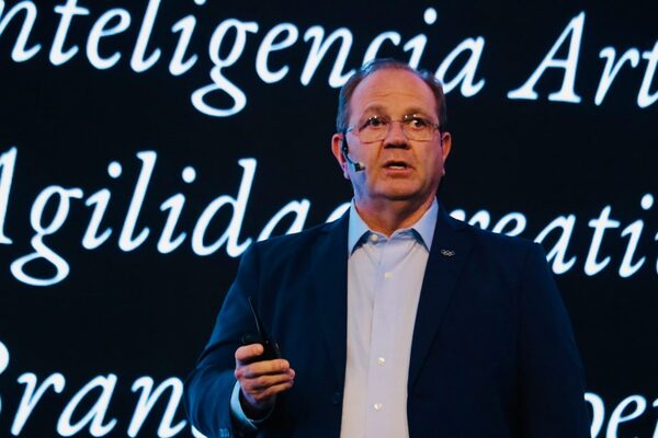 Camilo Pérez promete incorporar mujeres en puestos de decisión si llega a la Intendencia - El Trueno