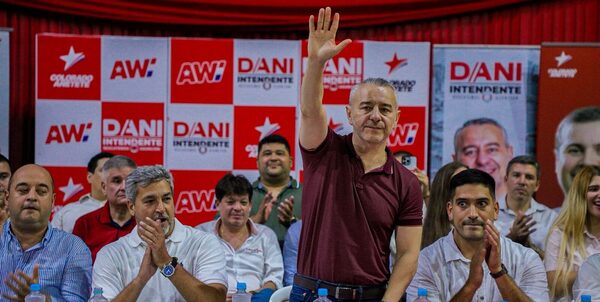 Mario Abdo Benítez anuncia su acompañamiento a Dani Centurión en Asunción - Canal-E