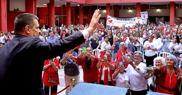 La Nación / Cartes a la mujeres paraguayas: “Son el motor que hace grande a nuestro Paraguay”