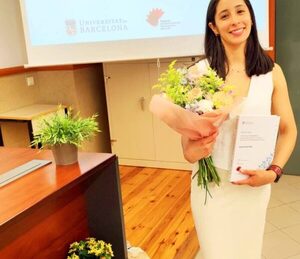 Becaria de BECAL con distinción honorifica Cum Laude en universidad de España