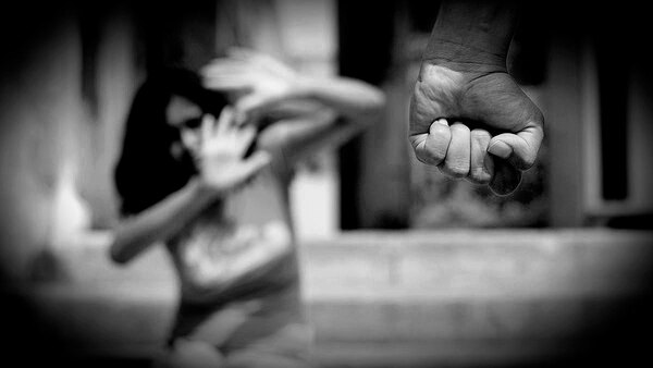 Día de la Mujer Paraguaya: violencia familiar encabeza lista de denuncias - trece