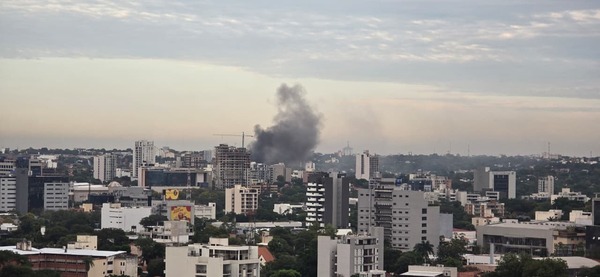 Cortocircuito habría causado incendio en edificio del barrio Las Perlas