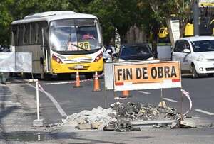 Avenida Mariscal López: ¿por qué vuelven a romper el nuevo asfaltado? - Economía - ABC Color