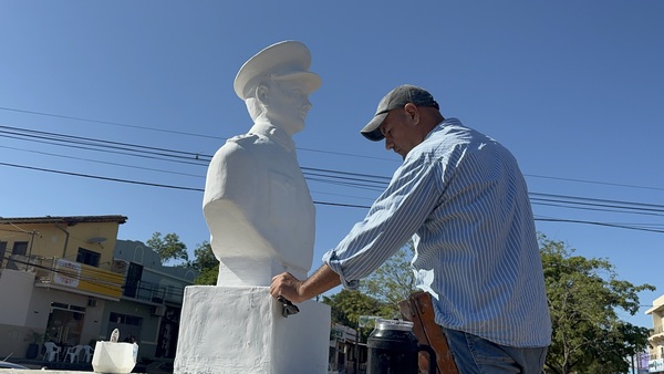 Erigen busto del Capitán Herminio Mendoza en la avenida Pinedo - Concepción al Día