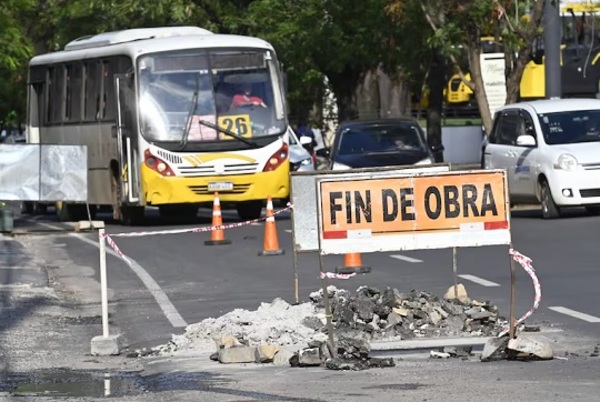 Avenida Mariscal López: rompen nuevo asfaltado