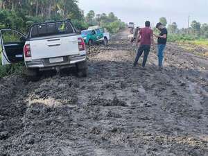 Alto Paraguay: Permanentes aguaceros dificultan el tránsito por los precarios caminos - Noticias del Chaco - ABC Color